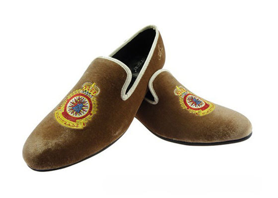 Żółte Royal Żółte męskie skórzane loafers, królewskie haftowane męskie loafers casual
