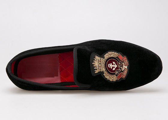 Logo Broderowe aksamitne sznurki Royal Style Luksusowe aksamitne kapcie dla mężczyzn