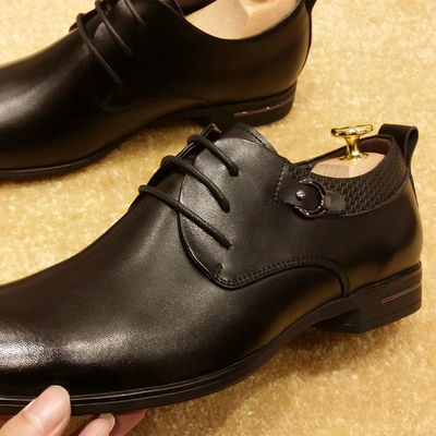 Włoskie prawdziwe skóry męskie buty ślubne, czarne buty z sznurówkami