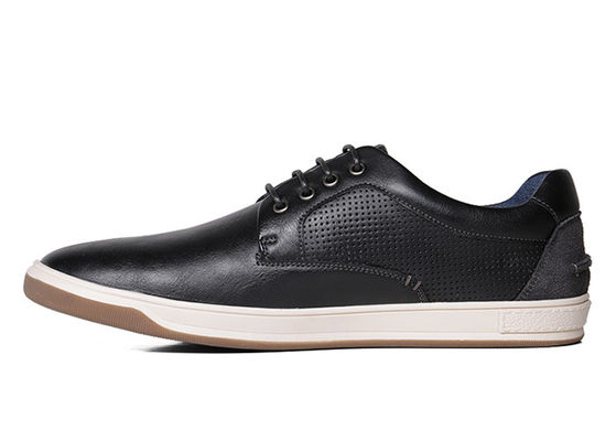 Klasyczny designerski buty, buty sportowe.