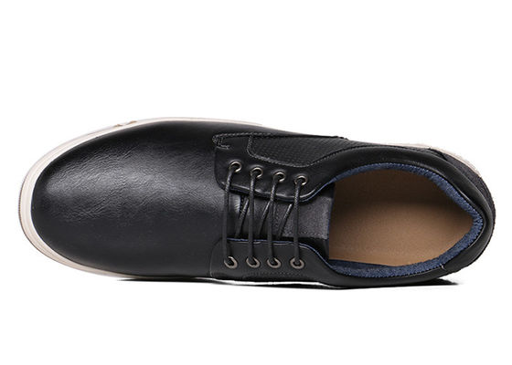 Klasyczny designerski buty, buty sportowe.
