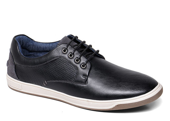 Klasyczny designerski buty, buty sportowe.