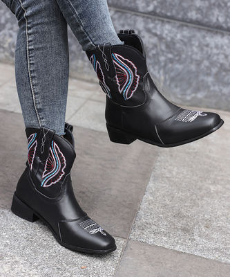 Western Cowgirl Najnowsze trendy mody z damskimi skórzanymi butami i modnymi