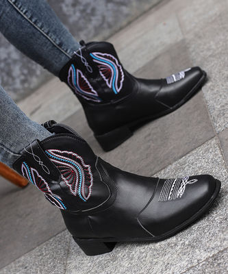 Western Cowgirl Najnowsze trendy mody z damskimi skórzanymi butami i modnymi