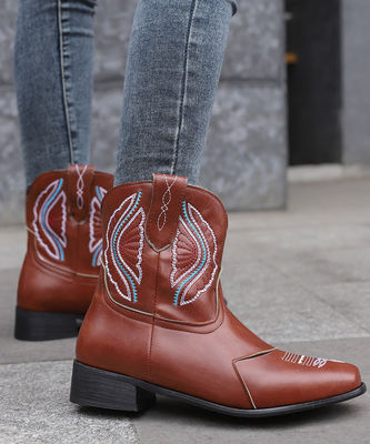 Western Cowgirl Najnowsze trendy mody z damskimi skórzanymi butami i modnymi