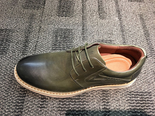 Biały kolor Suede Skóra Mężczyźni Casual Buty płaskie Sneakersy Sznurówka Typ zamknięcia