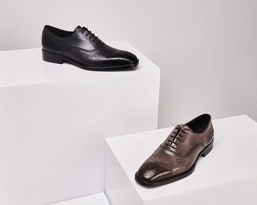 Mężczyźni obuwie ślubne buty włoskie płaskie męskie czarne buty Oxford do biura