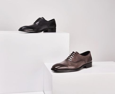 Mężczyźni obuwie ślubne buty włoskie płaskie męskie czarne buty Oxford do biura