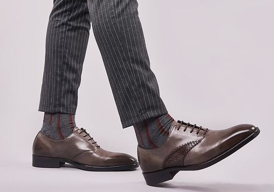 Mężczyźni modni buty z formalną suknią prawdziwa skóra męska czarna sznurówka buty z formalną suknią