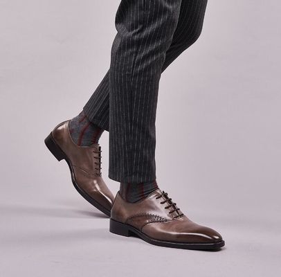Mężczyźni modni buty z formalną suknią prawdziwa skóra męska czarna sznurówka buty z formalną suknią