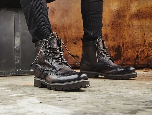 Czarny / brązowy męski skórzany brogue buty kostkowe o ostrym palcu stylu mody