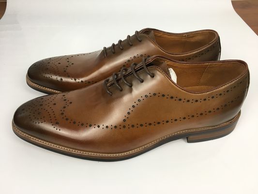 Bruniowa skóra, sznurówka, męska sukienka, buty formalne, Oxfordskie buty skórzane.