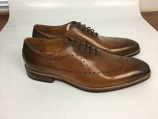 Bruniowa skóra, sznurówka, męska sukienka, buty formalne, Oxfordskie buty skórzane.