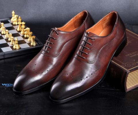 Mężczyźni w modzie, buty, buty z wysokimi obcasami, obuwie męskie