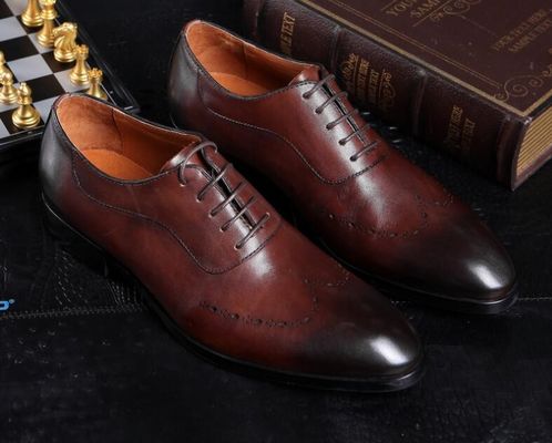 Mężczyźni w modzie, buty, buty z wysokimi obcasami, obuwie męskie