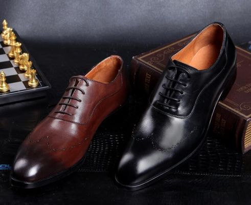 Mężczyźni w modzie, buty, buty z wysokimi obcasami, obuwie męskie