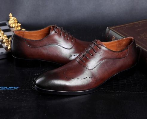 Mężczyźni w modzie, buty, buty z wysokimi obcasami, obuwie męskie