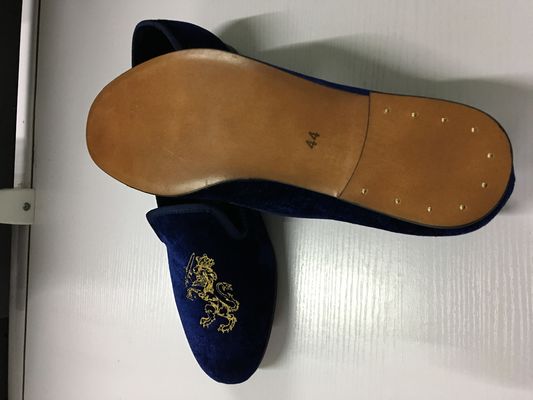 Długotrwałe buty męskie z aksamitem