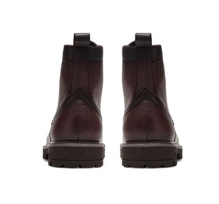 Modne kostki, prawdziwe buty, buty męskie, buty robocze.