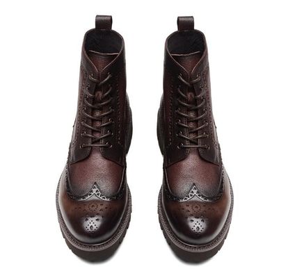 Modne kostki, prawdziwe buty, buty męskie, buty robocze.