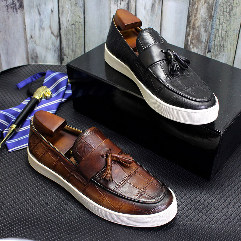 Mężczyźni niskie obcasy Slip On Tassel Buty Czarny / Brązowy Mężczyźni Prawdziwa skóra Casual Buty